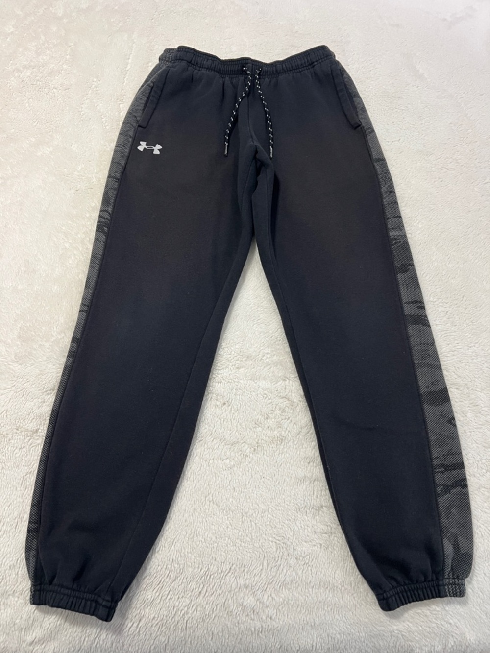 Boy’s Under Armour Black Joggers with Grey Side Panels. Boy’s Youth Large